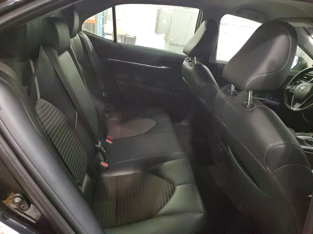 2019 TOYOTA CAMRY L photo 10