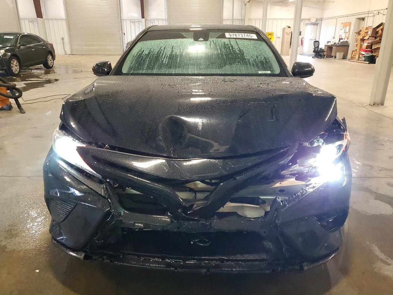 2019 TOYOTA CAMRY L photo 5