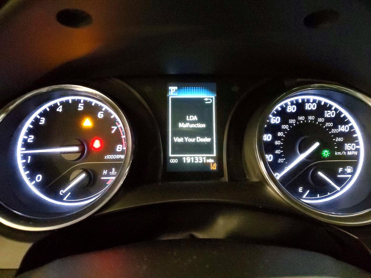 2019 TOYOTA CAMRY L photo 9