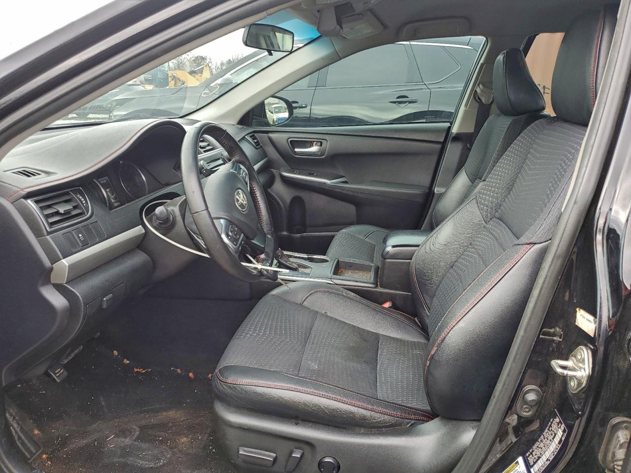 2015 TOYOTA CAMRY LE photo 7