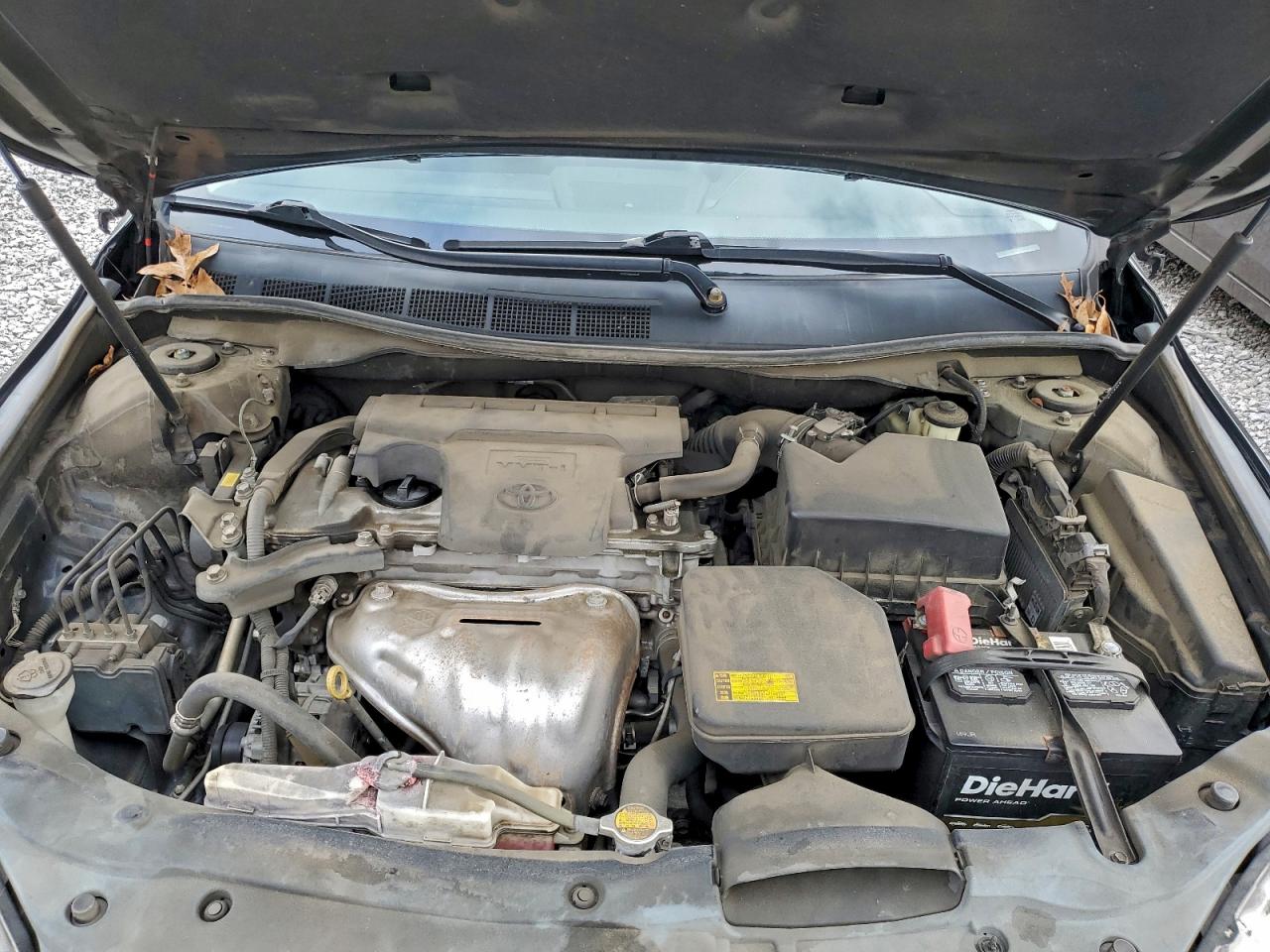 2015 TOYOTA CAMRY LE photo 11
