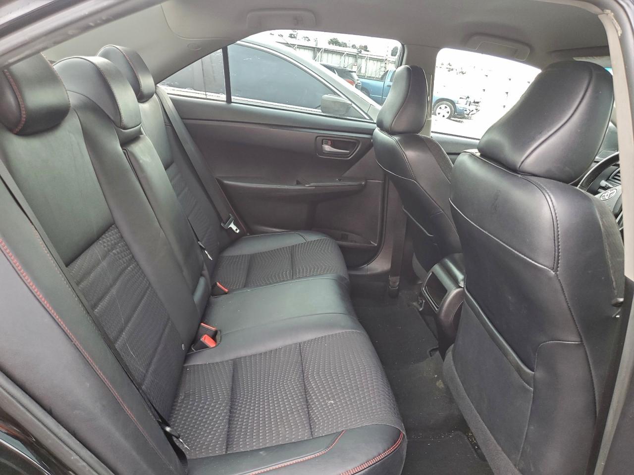 2015 TOYOTA CAMRY LE photo 10