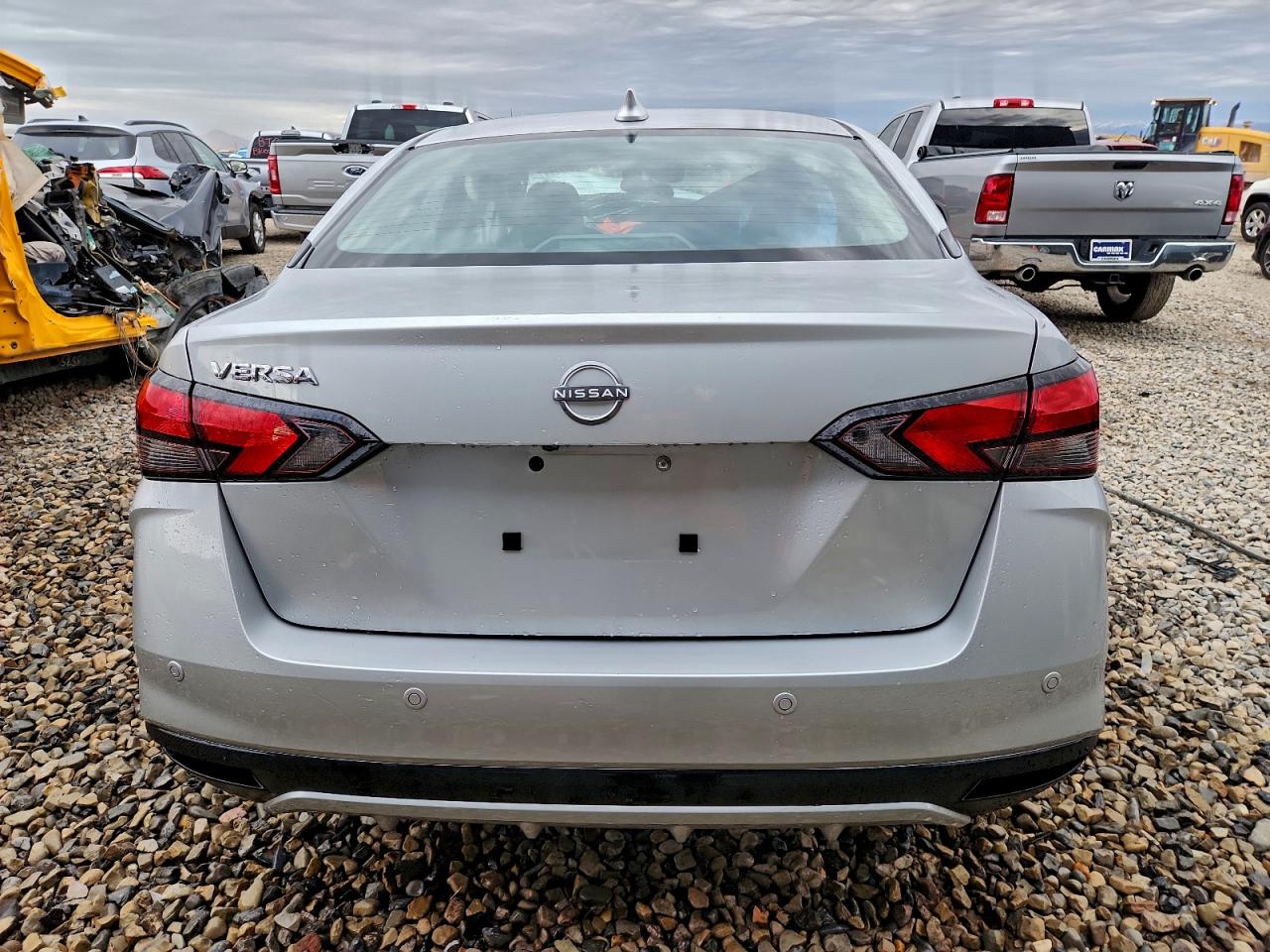 2025 NISSAN VERSA SV photo 6