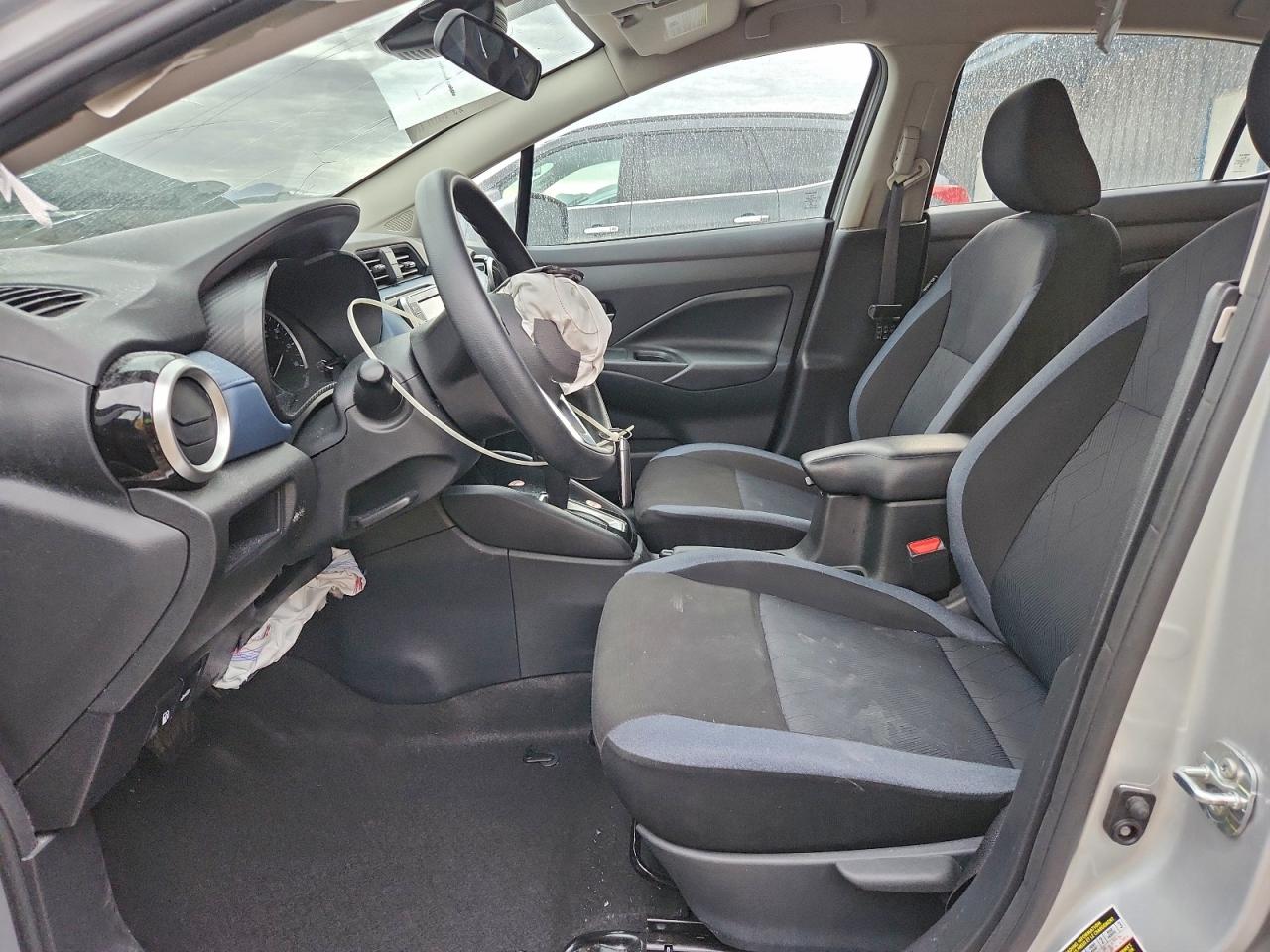 2025 NISSAN VERSA SV photo 7