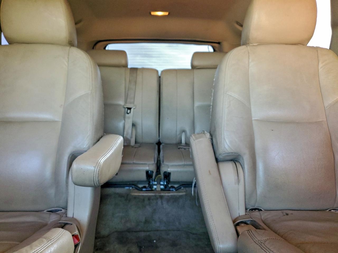 2011 CADILLAC ESCALADE ESV PREMIUM photo 19