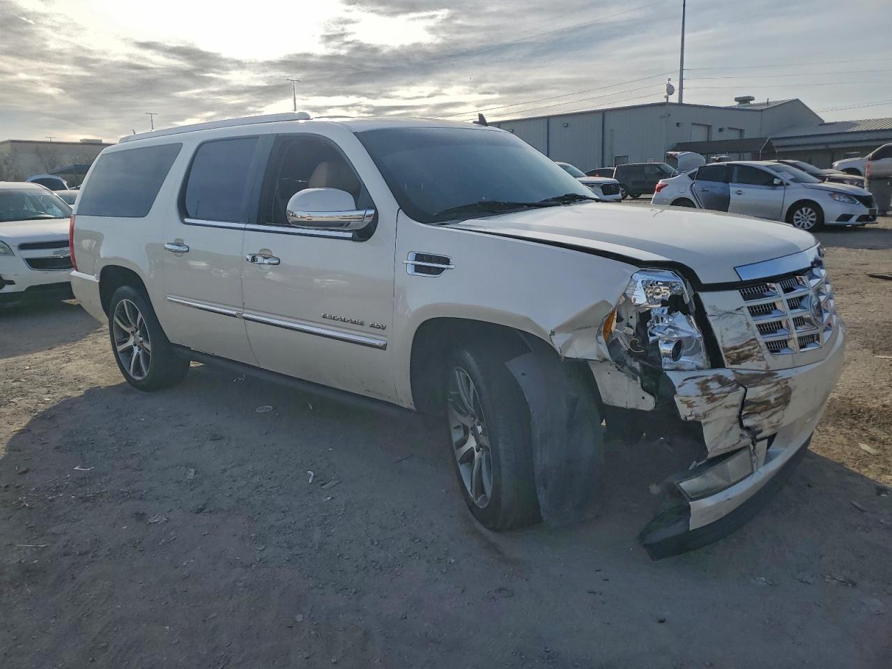 2011 CADILLAC ESCALADE ESV PREMIUM photo 7