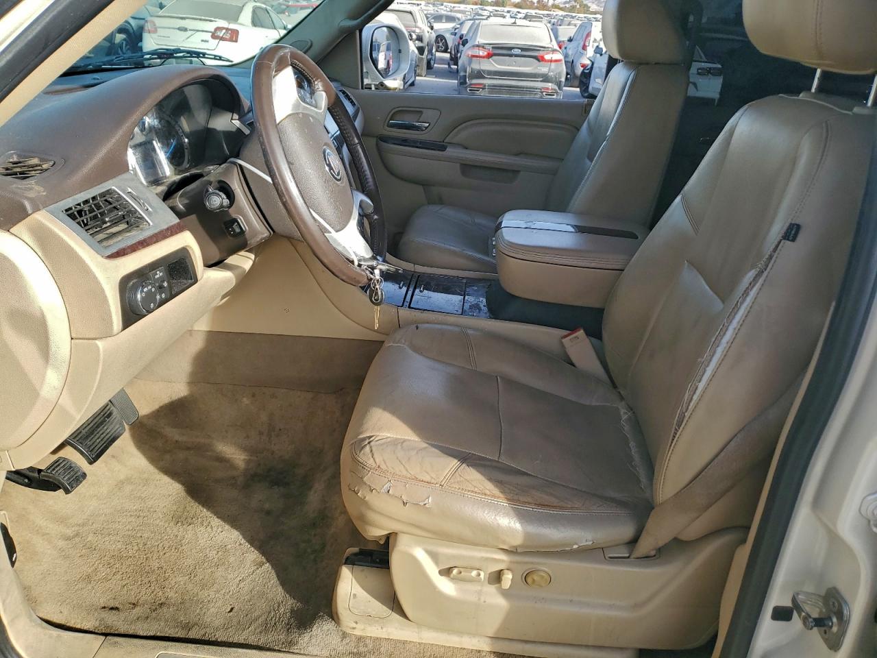 2011 CADILLAC ESCALADE ESV PREMIUM photo 13
