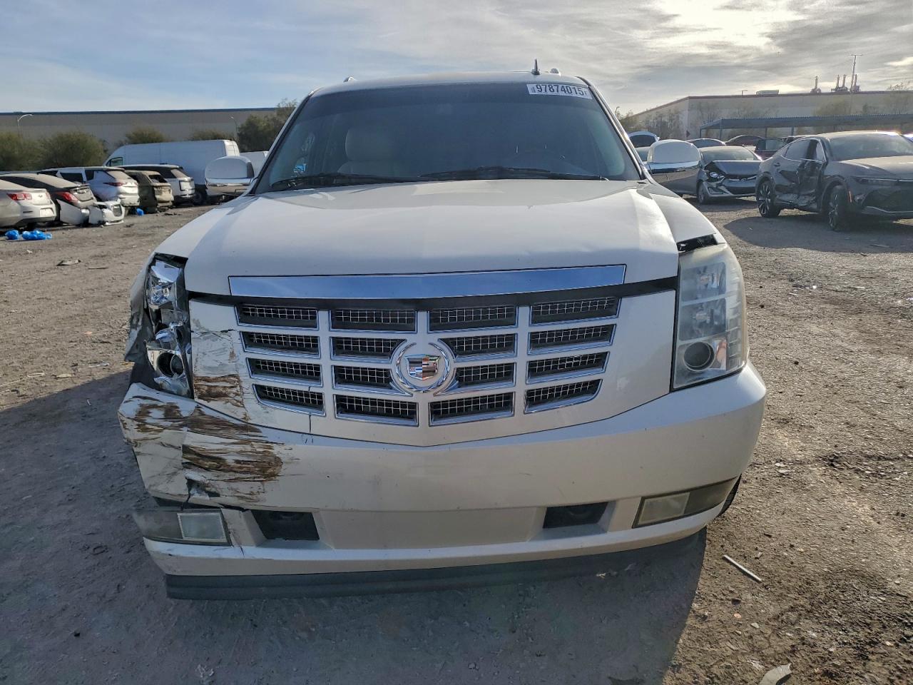 2011 CADILLAC ESCALADE ESV PREMIUM photo 9