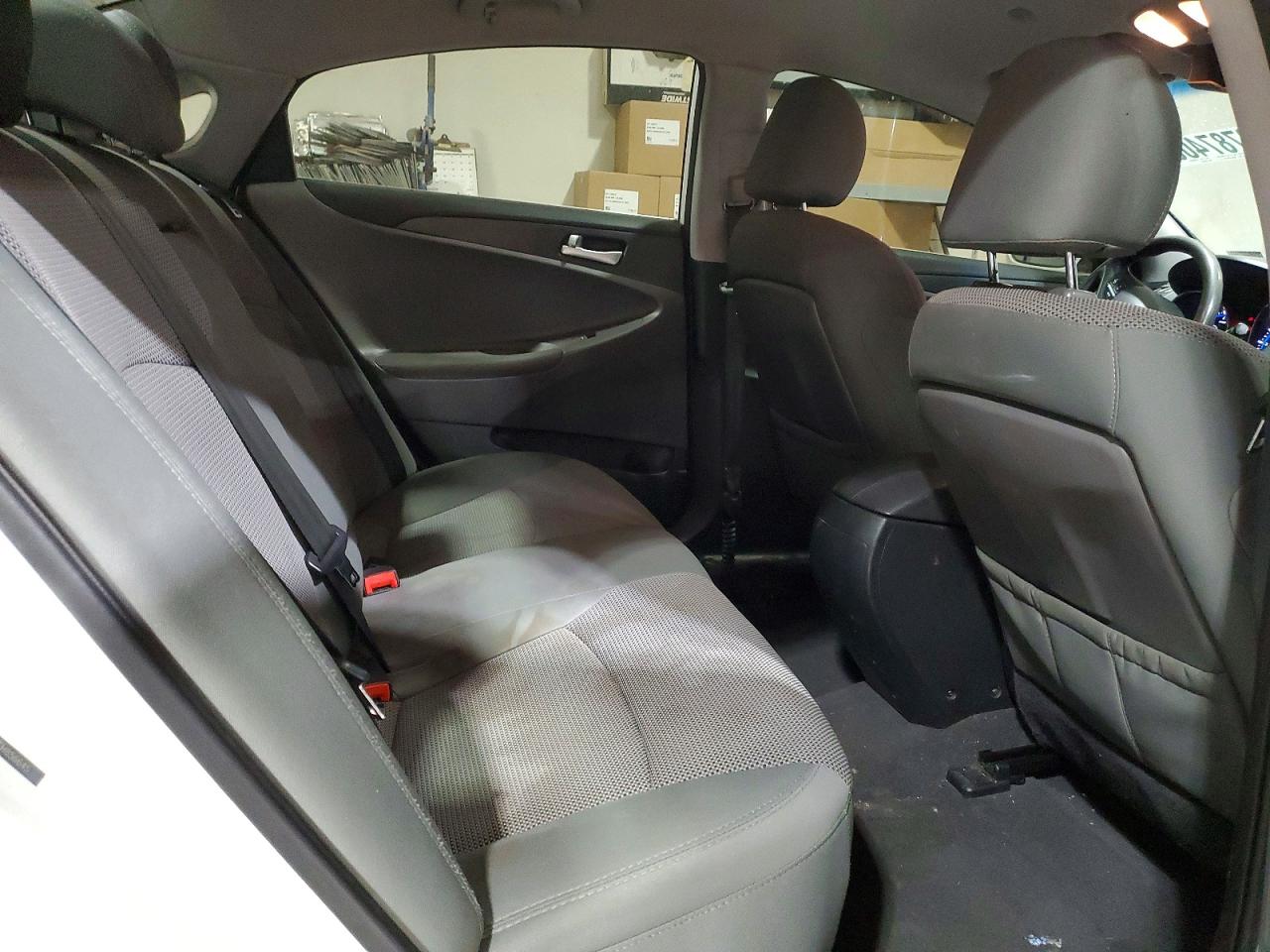 2014 HYUNDAI SONATA GLS photo 10