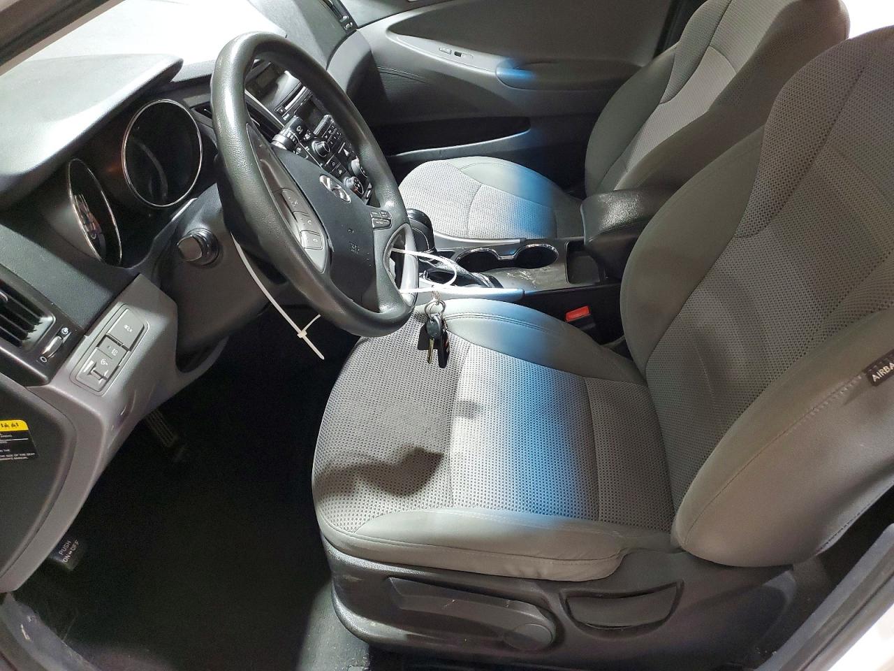2014 HYUNDAI SONATA GLS photo 7