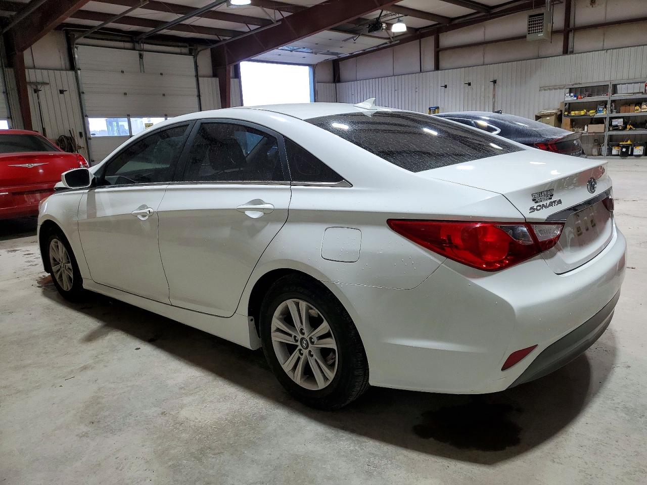 2014 HYUNDAI SONATA GLS photo 2