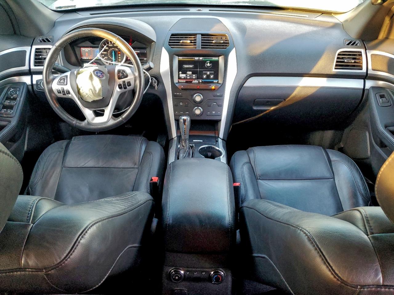 2015 FORD EXPLORER XLT photo 8