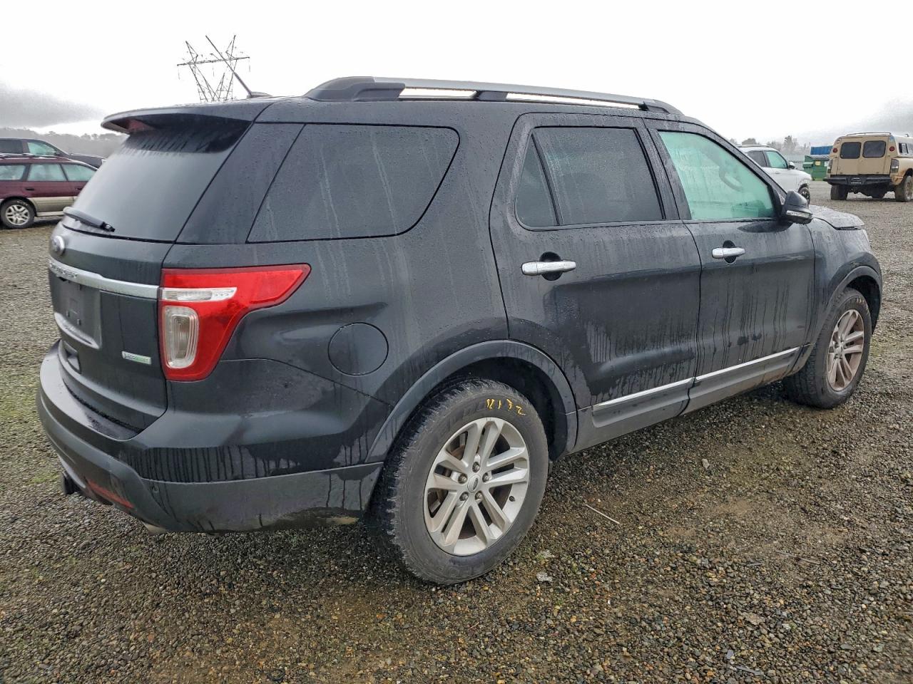 2015 FORD EXPLORER XLT photo 3
