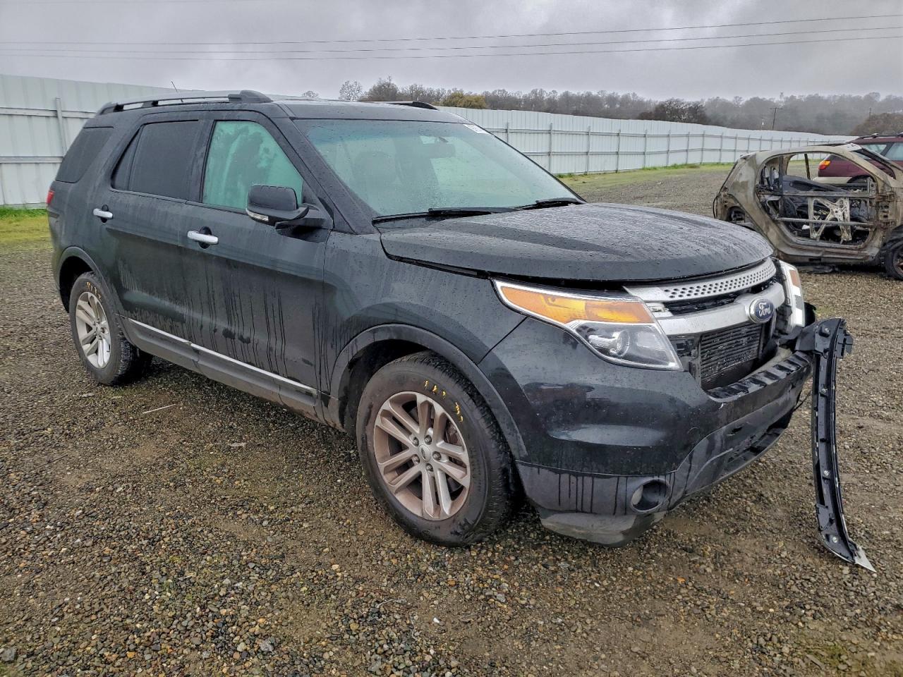 2015 FORD EXPLORER XLT photo 4