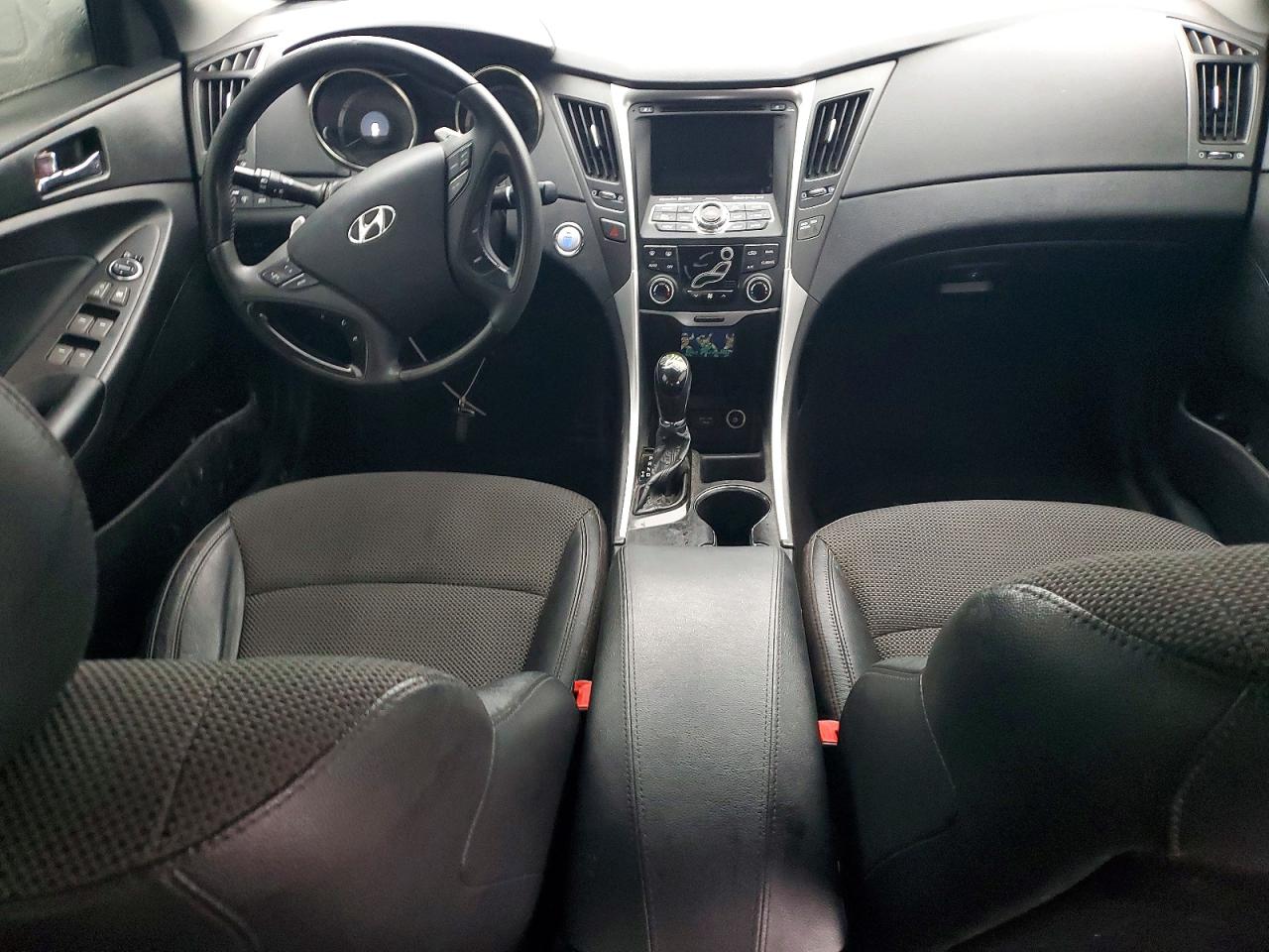 2012 HYUNDAI SONATA SE photo 8