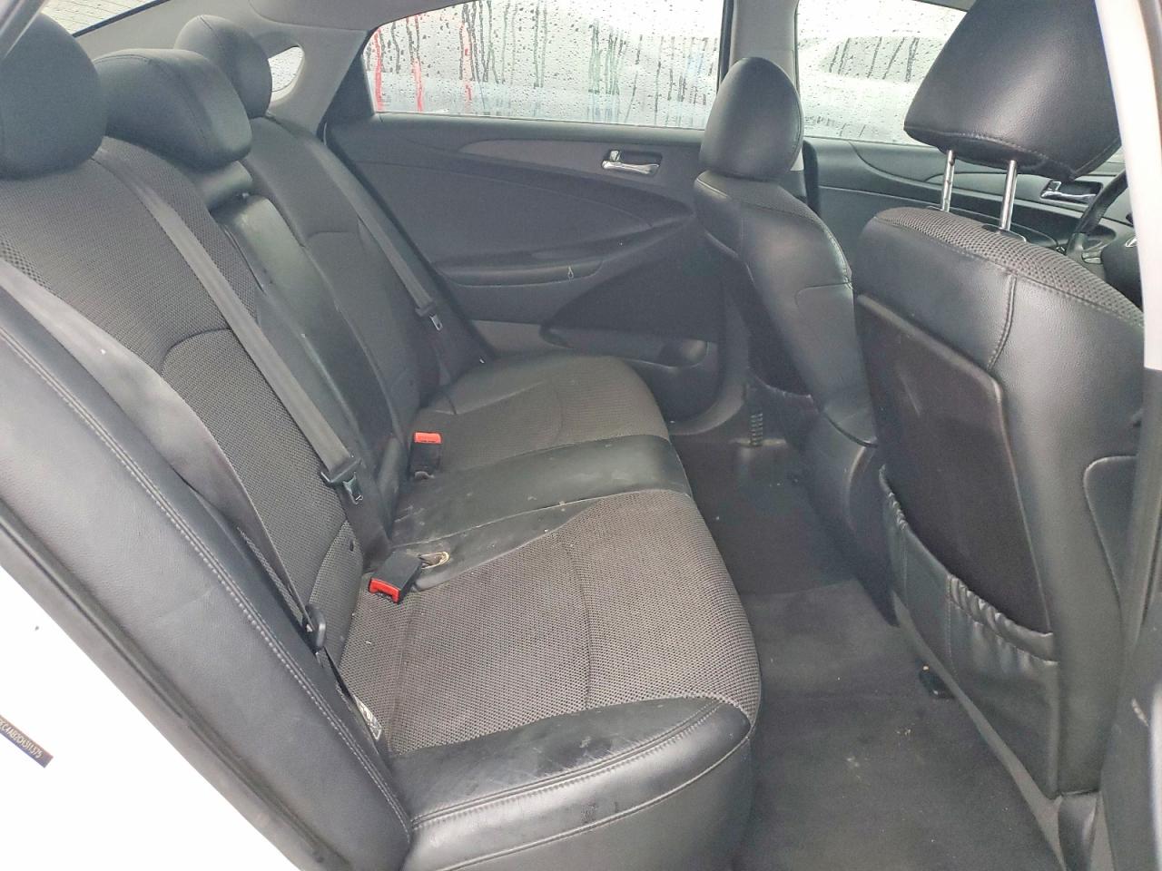 2012 HYUNDAI SONATA SE photo 10