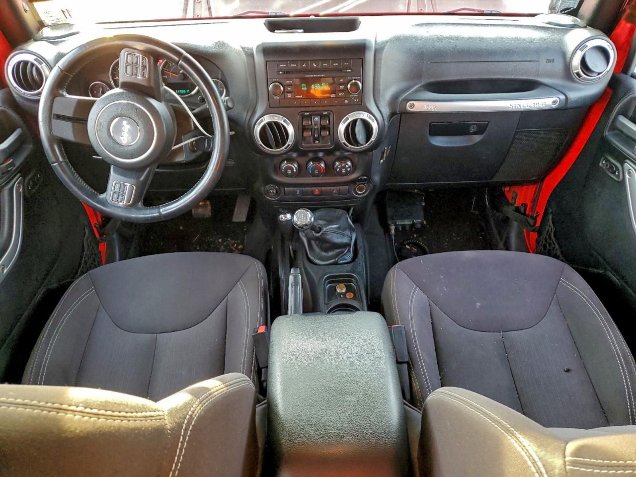 2015 JEEP WRANGLER UNLIMITED SAHARA photo 8