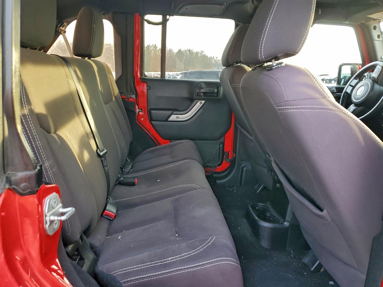 2015 JEEP WRANGLER UNLIMITED SAHARA photo 11