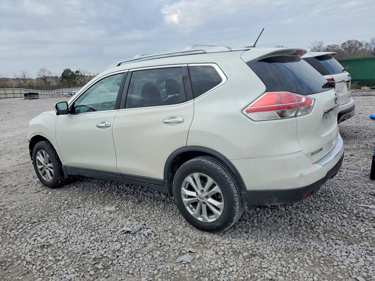 2016 NISSAN ROGUE S photo 2