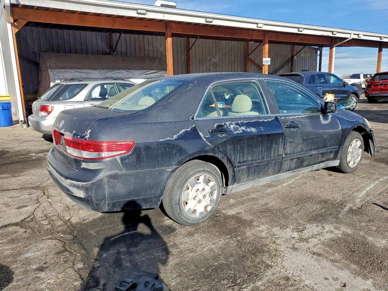 2004 HONDA ACCORD LX photo 3