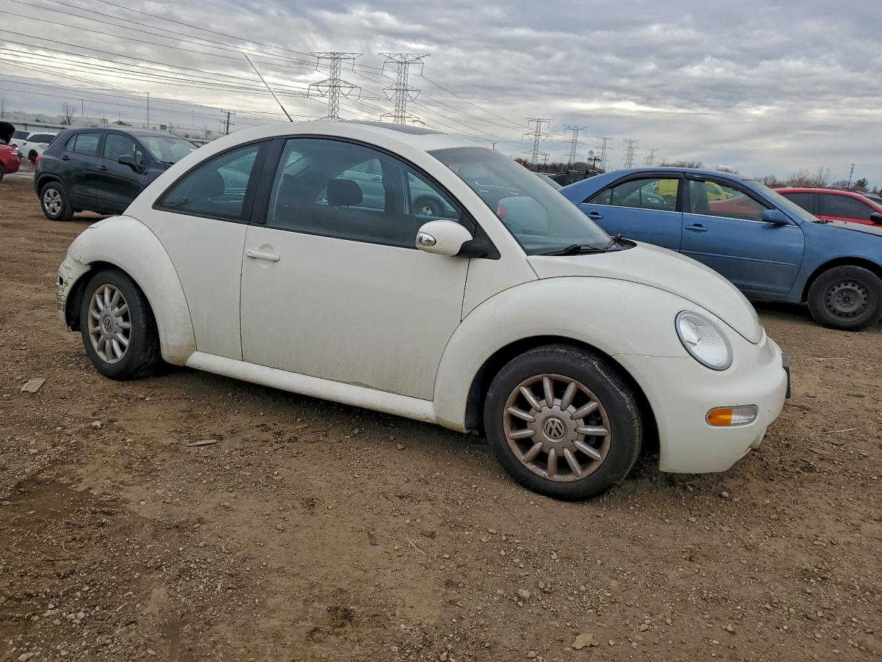 2004 VOLKSWAGEN NEW BEETLE GLS photo 4