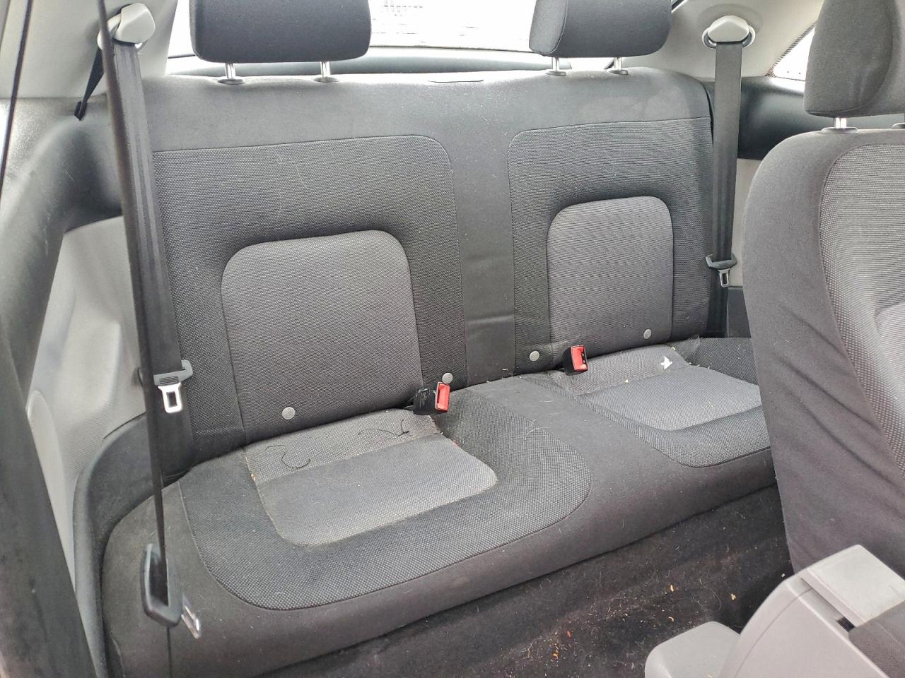 2004 VOLKSWAGEN NEW BEETLE GLS photo 10