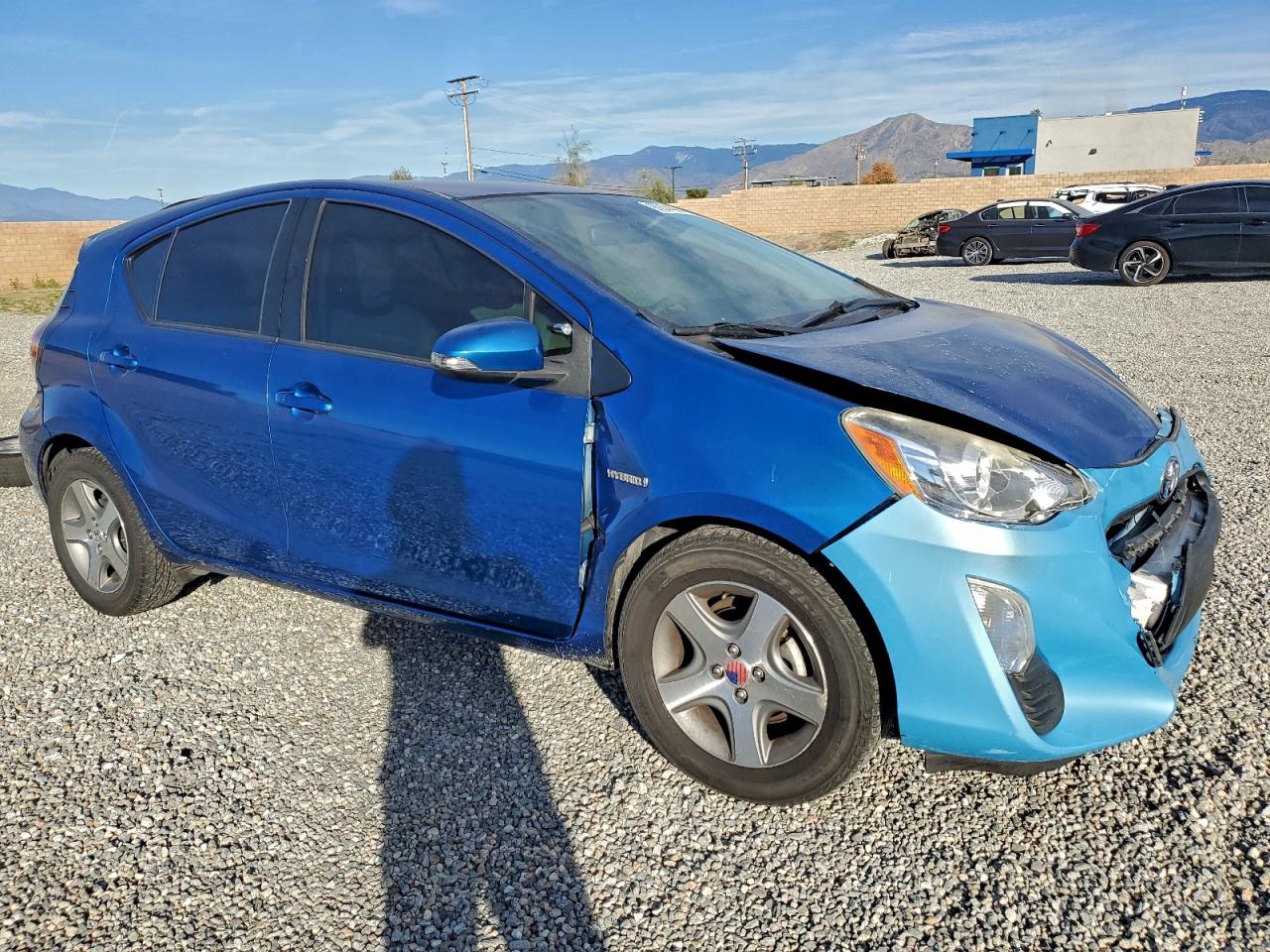 2016 TOYOTA PRIUS C photo 4
