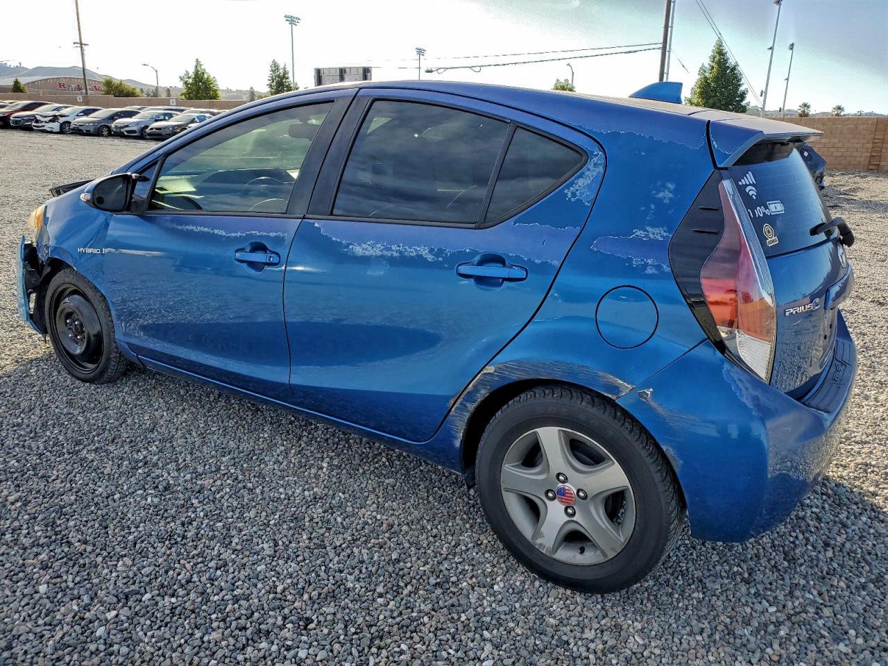 2016 TOYOTA PRIUS C photo 2