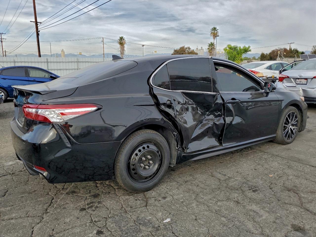 2020 TOYOTA CAMRY XSE photo 3