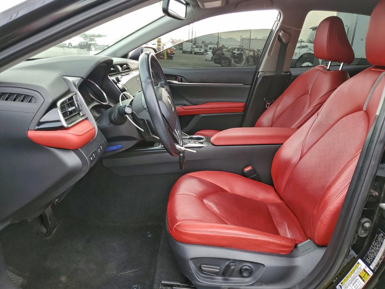2020 TOYOTA CAMRY XSE photo 7
