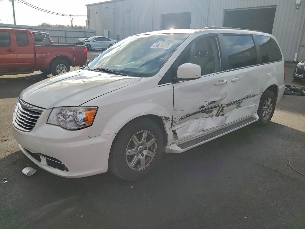 2013 CHRYSLER TOWN & COUNTRY