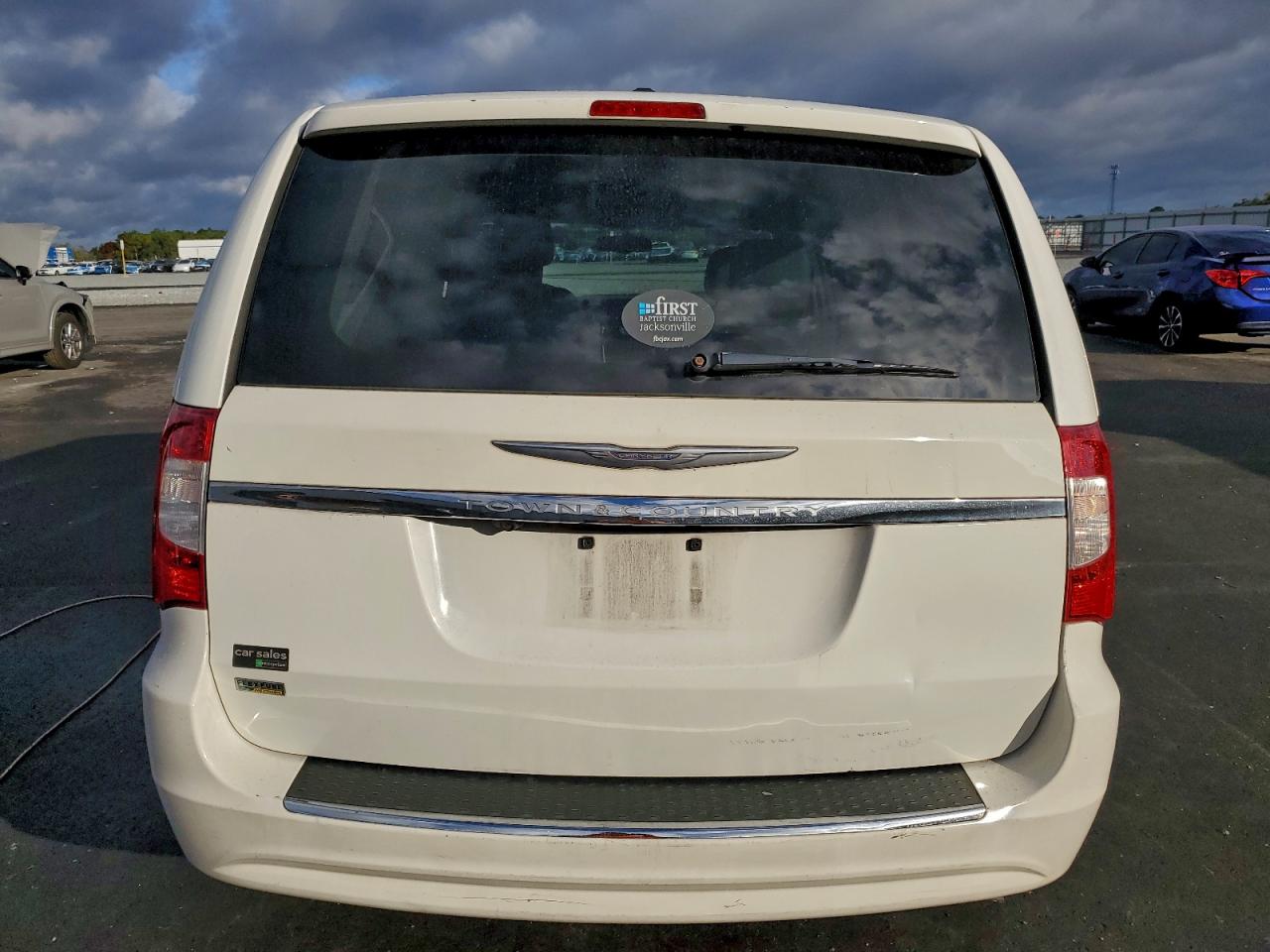 2013 CHRYSLER TOWN & COUNTRY TOURING photo 6