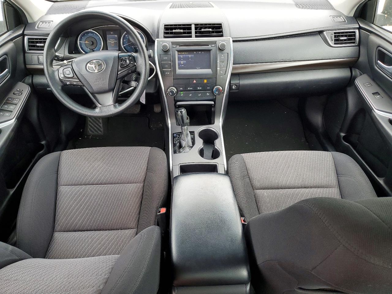 2016 TOYOTA CAMRY LE photo 8