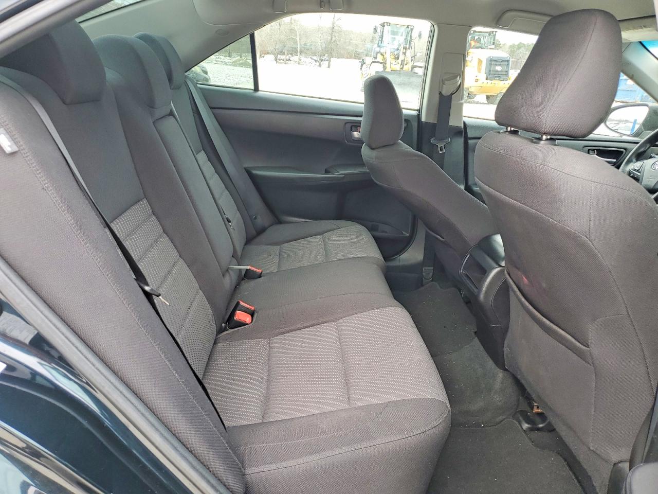 2016 TOYOTA CAMRY LE photo 10