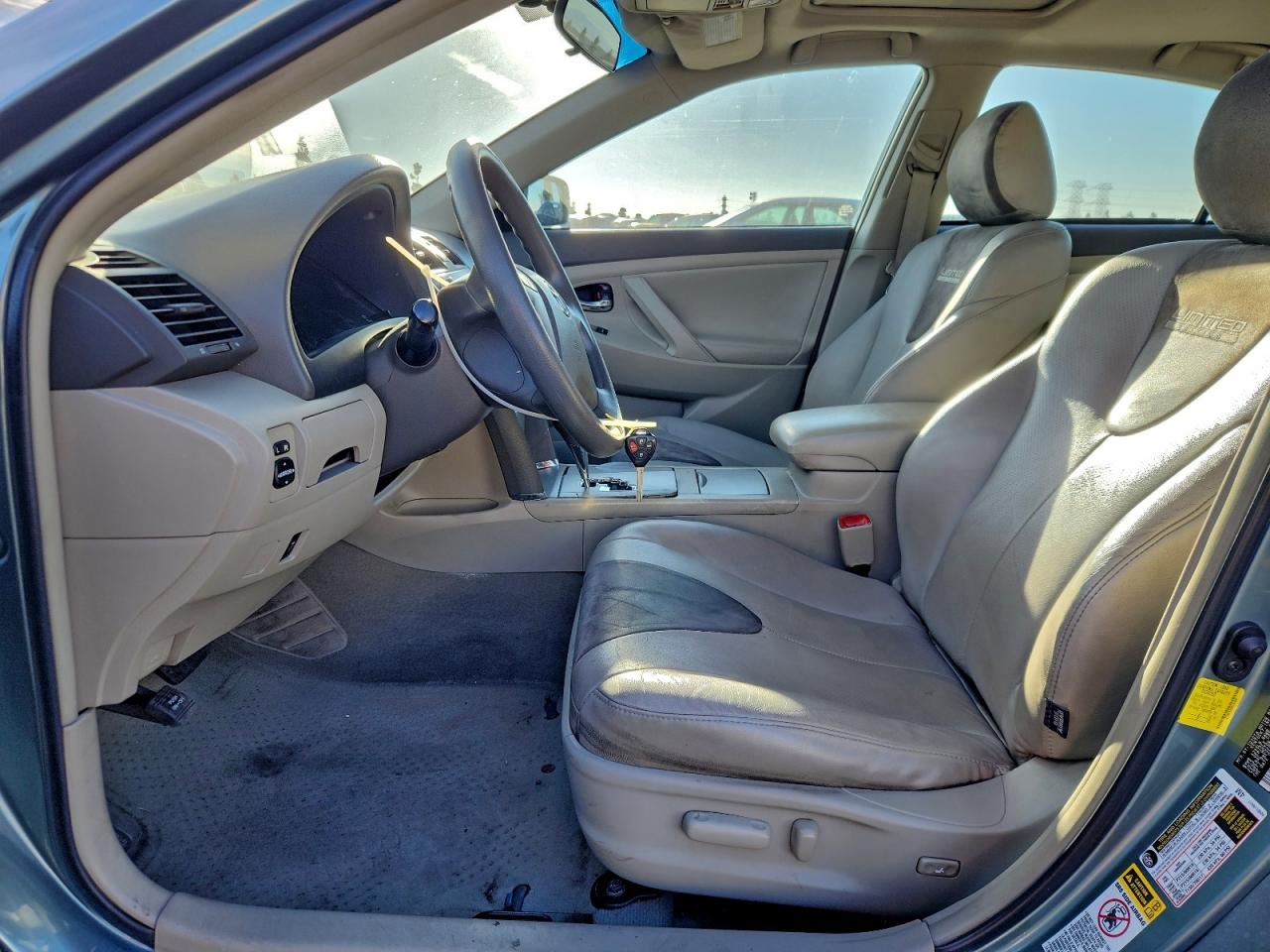 2011 TOYOTA CAMRY BASE photo 7