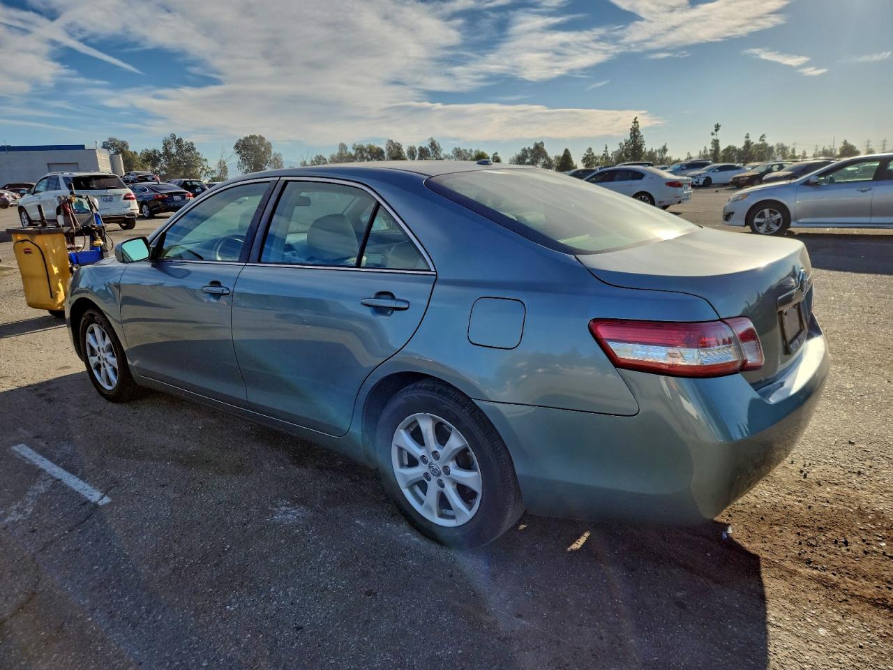 2011 TOYOTA CAMRY BASE photo 2