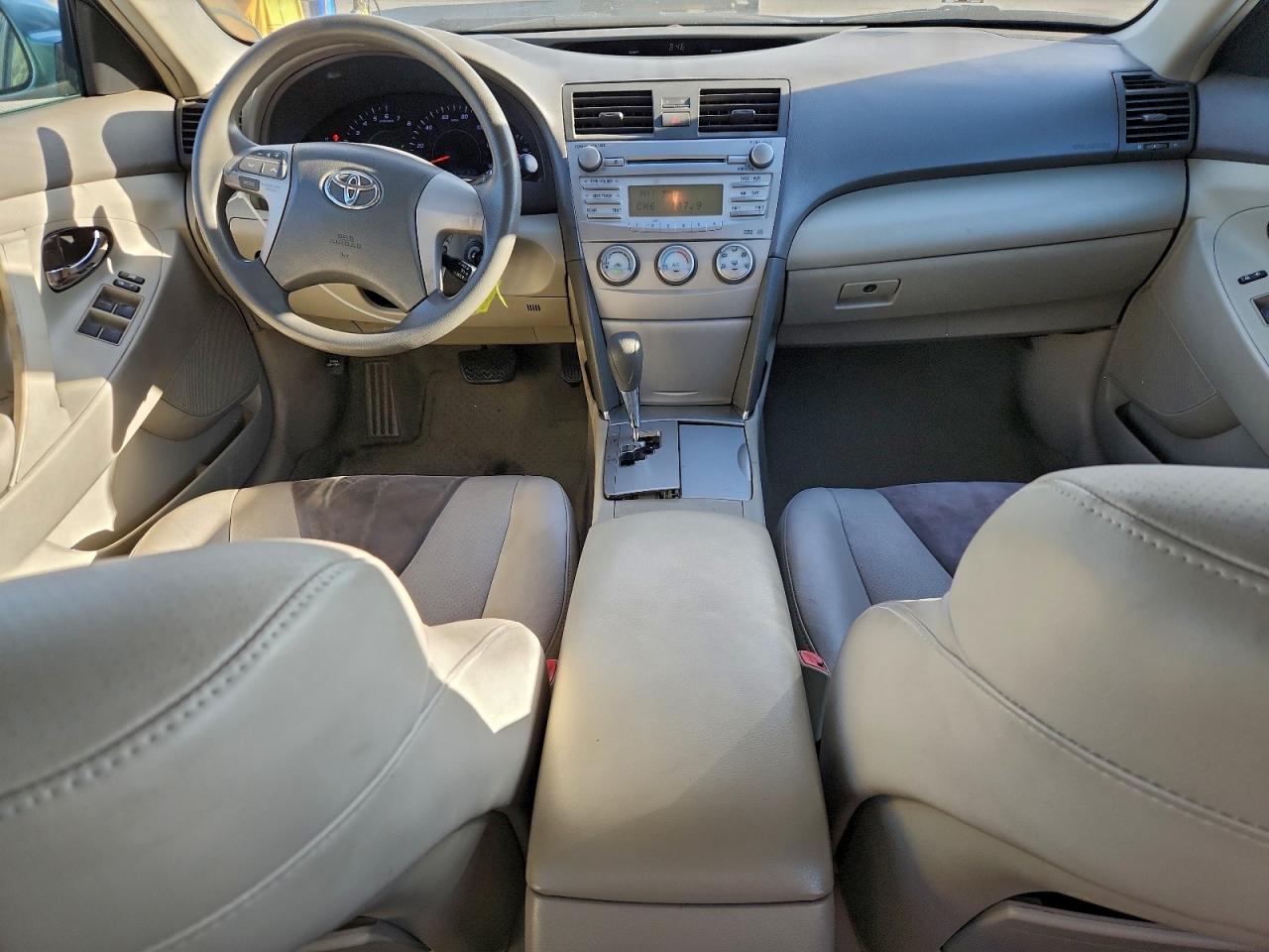 2011 TOYOTA CAMRY BASE photo 8
