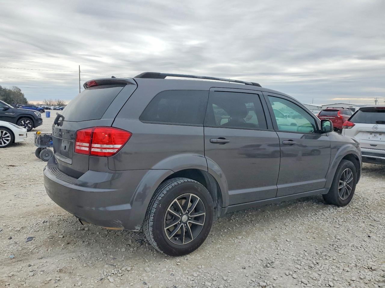2017 DODGE JOURNEY SE photo 3