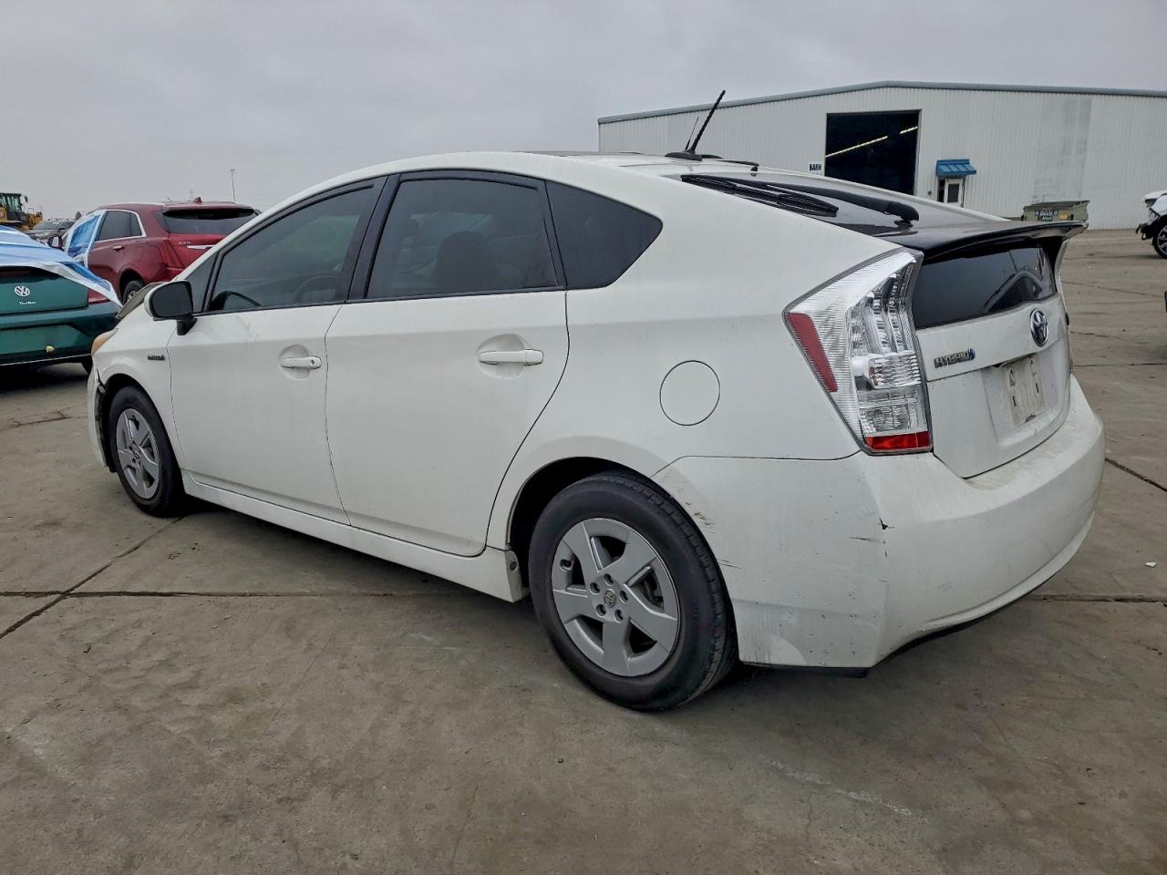 2011 TOYOTA PRIUS photo 2