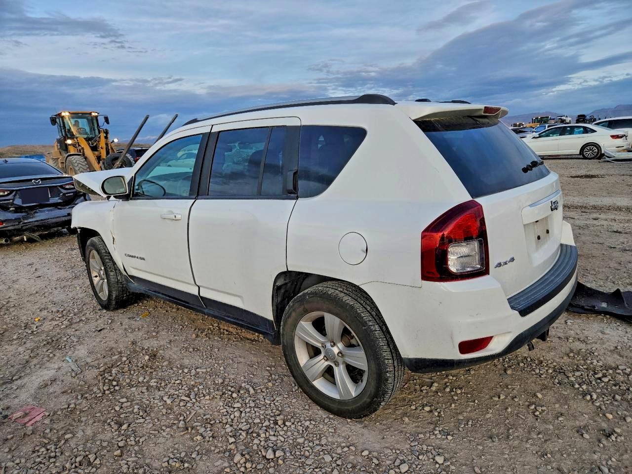 2016 JEEP COMPASS LATITUDE photo 2