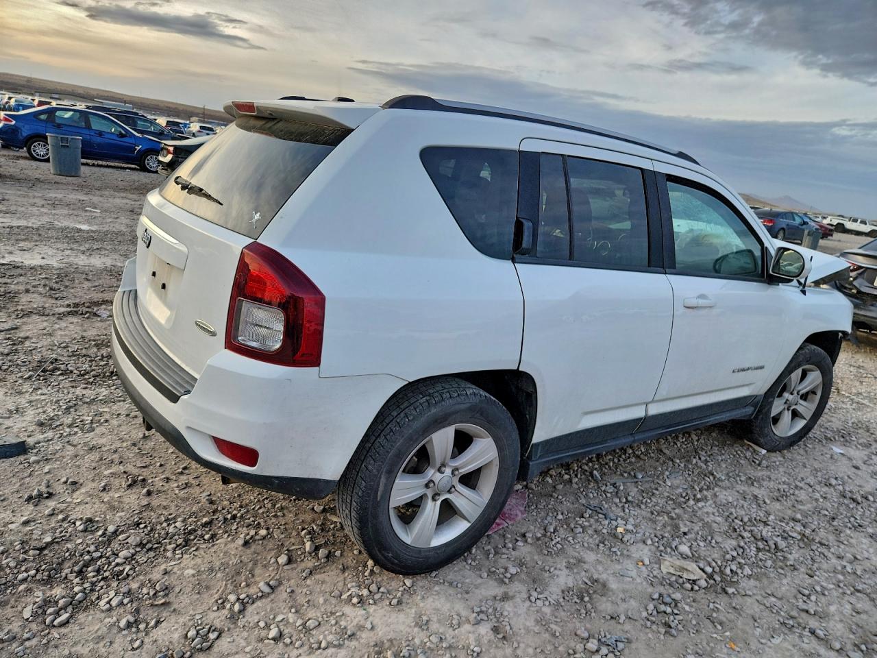 2016 JEEP COMPASS LATITUDE photo 3