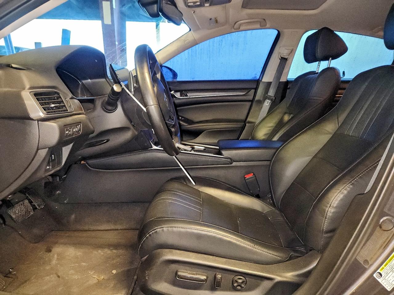 2018 HONDA ACCORD TOURING photo 7