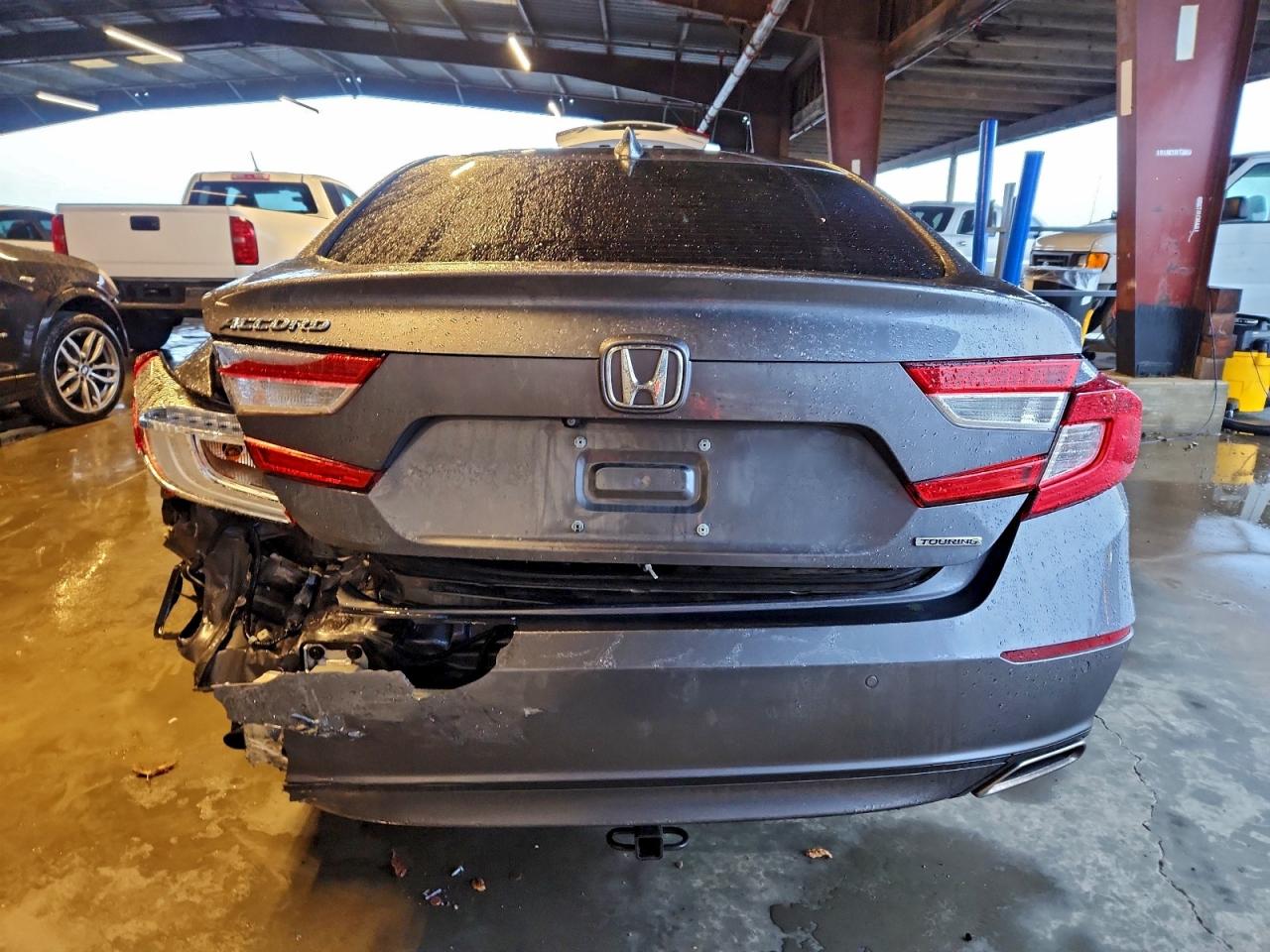 2018 HONDA ACCORD TOURING photo 6