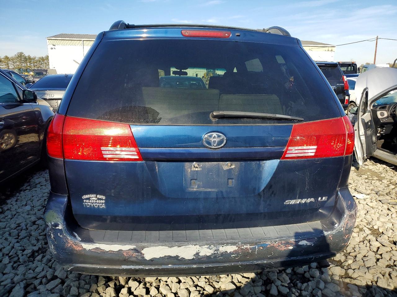 2004 TOYOTA SIENNA CE photo 11