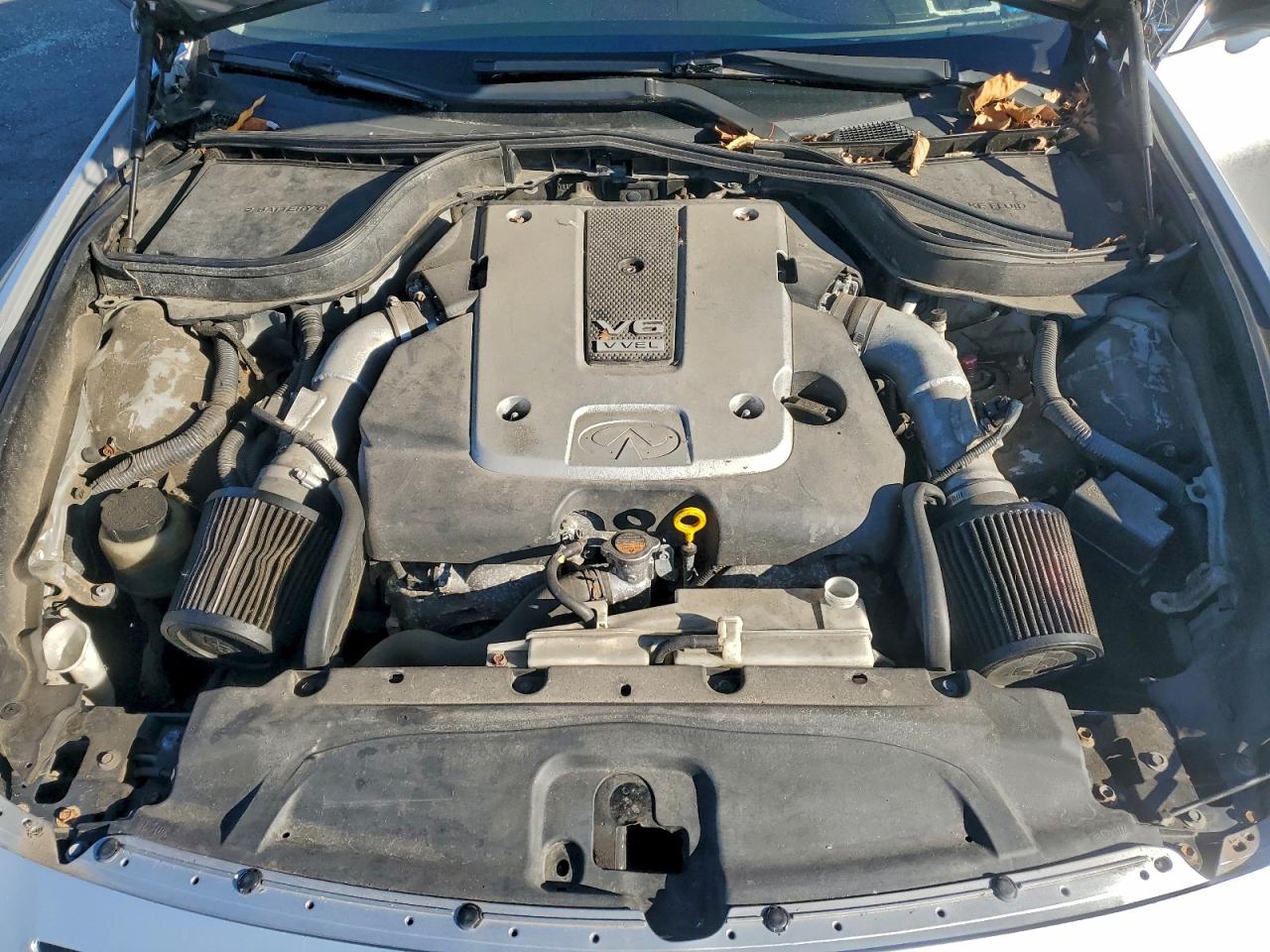 2012 INFINITI G37 photo 11