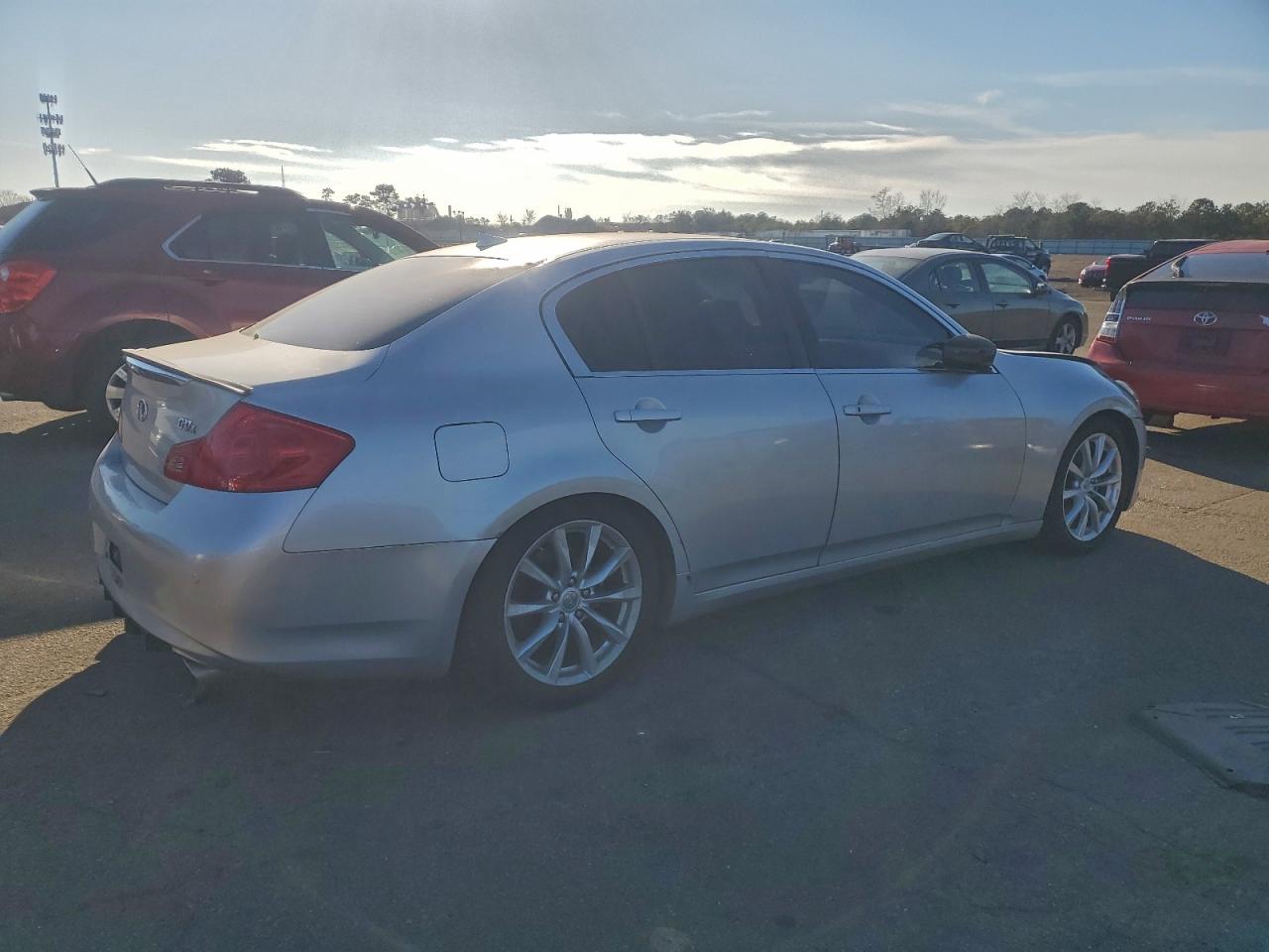 2012 INFINITI G37 photo 3
