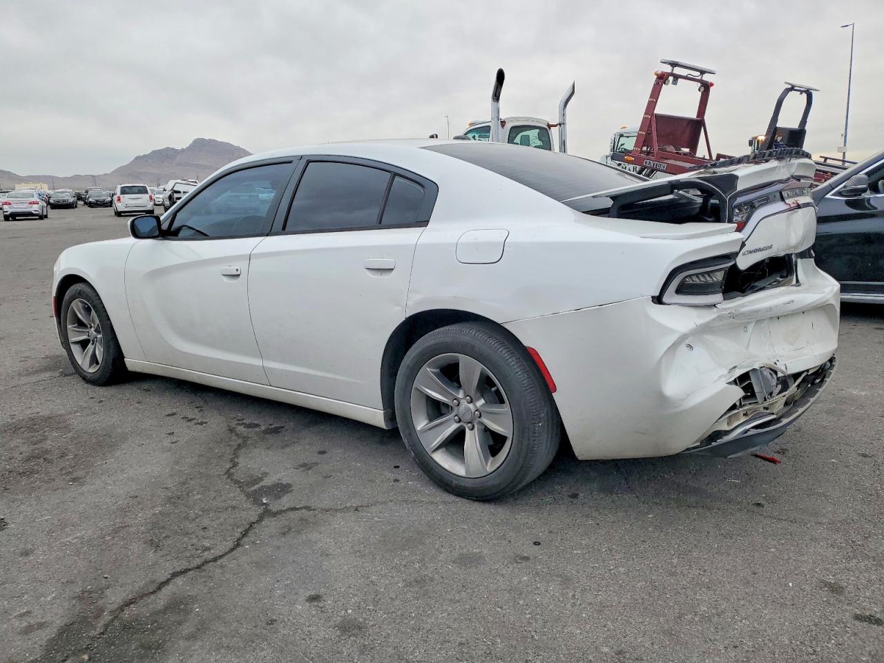 2015 DODGE CHARGER SE photo 4