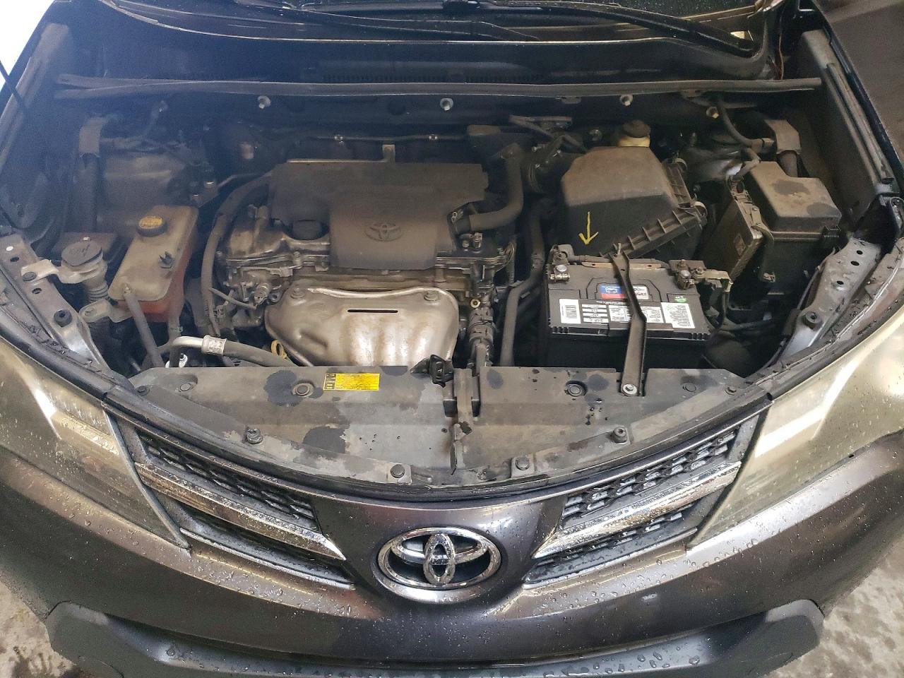 2013 TOYOTA RAV4 XLE photo 23