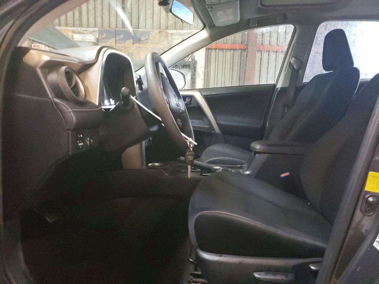 2013 TOYOTA RAV4 XLE photo 13