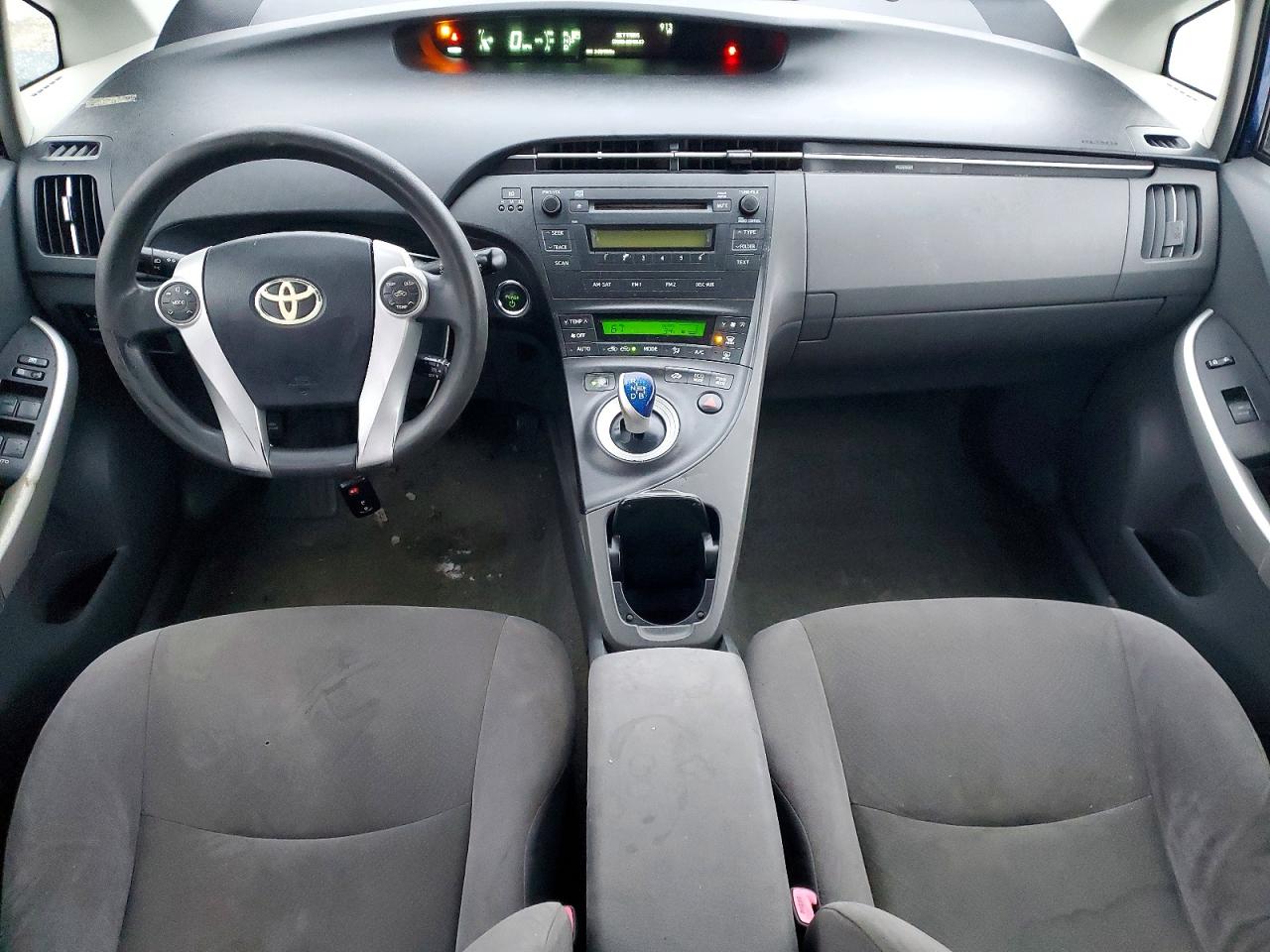 2011 TOYOTA PRIUS photo 8